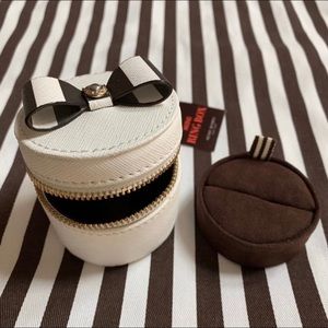 Henri Bendel ring case